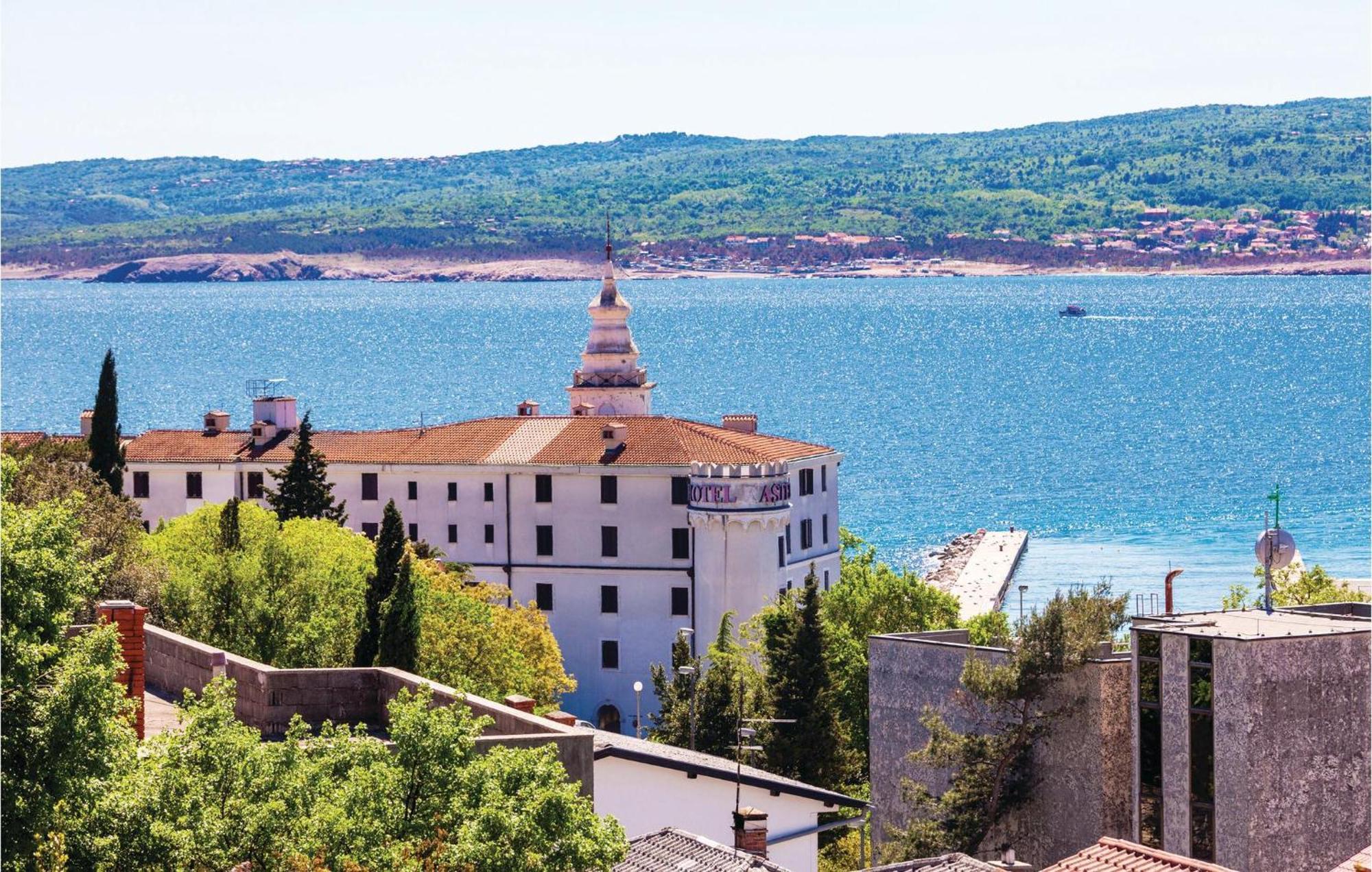 Nice Apartment In Crikvenica With House Sea View Extérieur photo